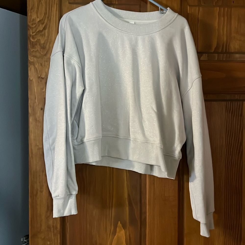 EUC Lululemon Sparkle Crew Size 8